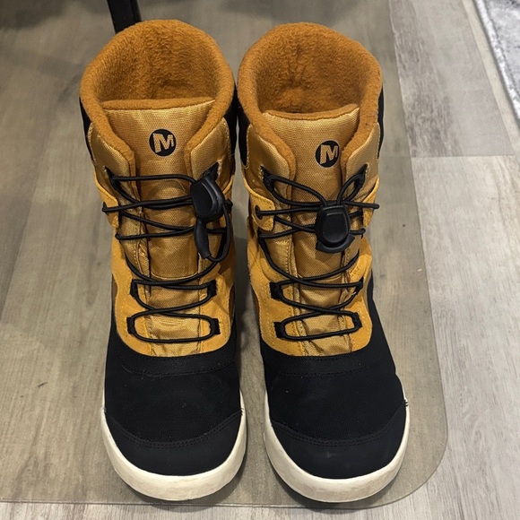 Merrell Black and Tan Winter Boots - Picture 1 of 4
